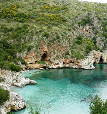 Escursioni Sapri, Porto di Sapri, pontili per imbarcazioni, alaggi e vari. marina porto di sapri, policastro