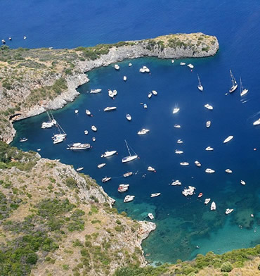 Escursioni Sapri, Porto di Sapri, pontili per imbarcazioni, alaggi e vari. marina porto di sapri, policastro